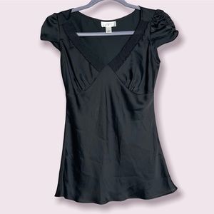ANN TAYLOR LOFT SZ 0 V NECK BLACK CLASSIC CAP-SLEEVE CAMISOLE SATIN SEXY  TOP